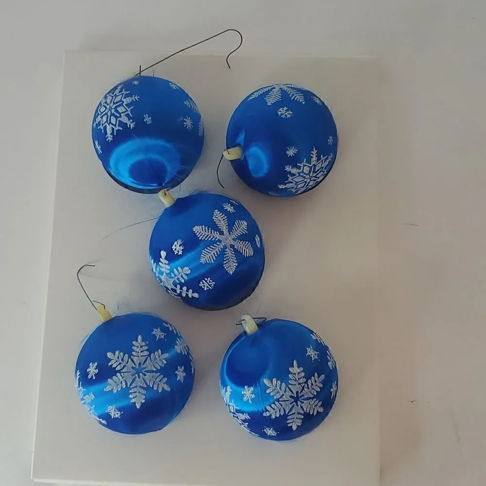 Essex Franke Vintage Silk Unbreakable Ornaments Blue White Snowflakes Set of 5